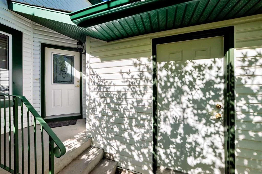 65 Tuscarora Place NW, Calgary — photo 3 of 50