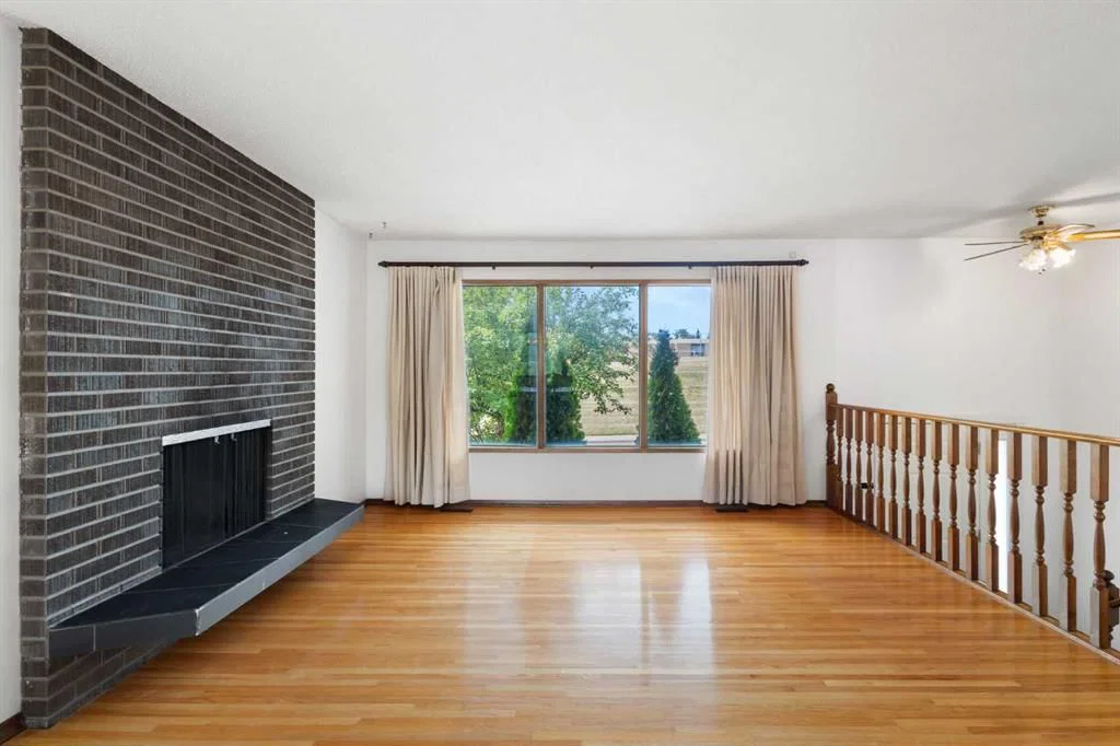 6008 DALGETTY Drive NW, Calgary — photo 4 of 42