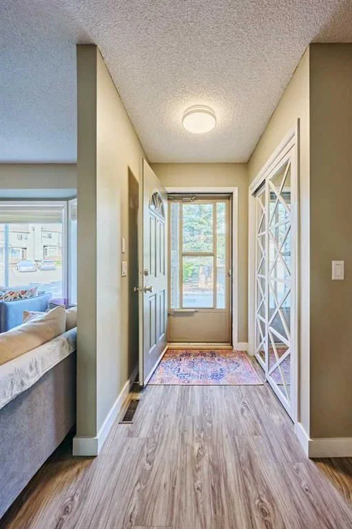 193 Patina Park SW, Calgary — photo 5 of 37