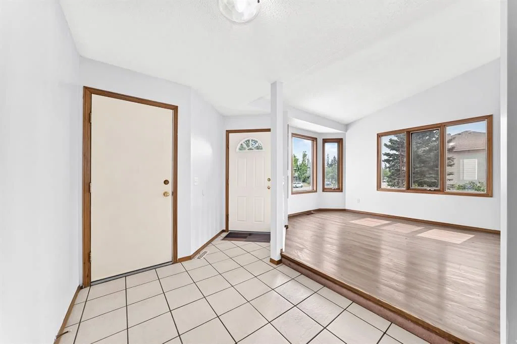 434 Millrise Drive SW, Calgary — photo 4 of 41