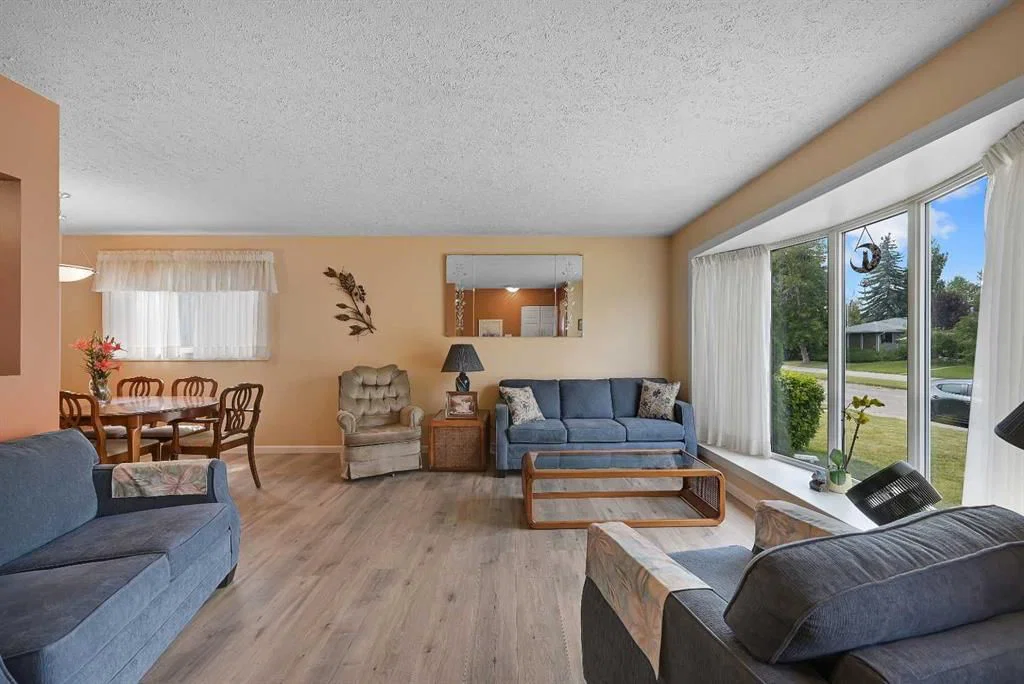 435 88 Avenue SE, Calgary — photo 3 of 45
