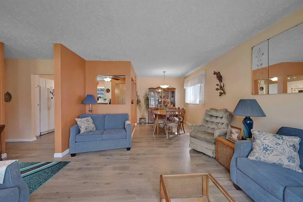 435 88 Avenue SE, Calgary — photo 5 of 45