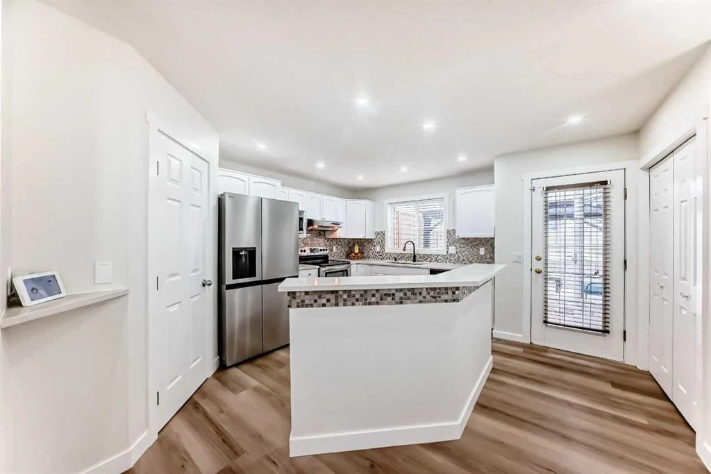170 Country Hills Heights, Calgary — photo 5 of 44