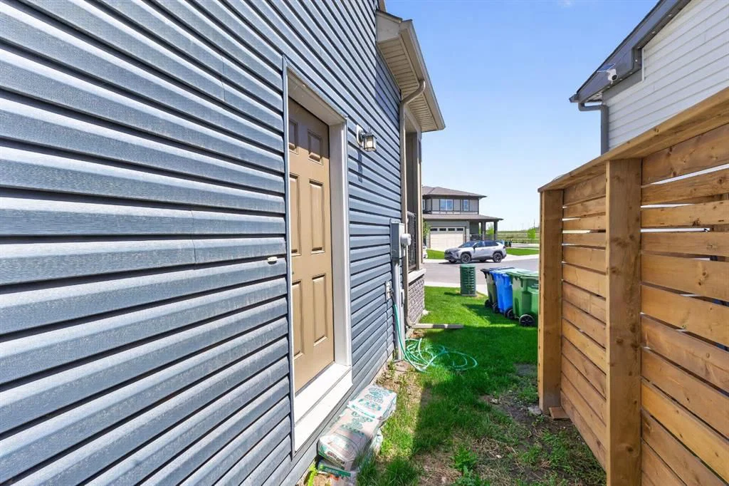 19 Cityline Heath NE, Calgary — photo 4 of 42