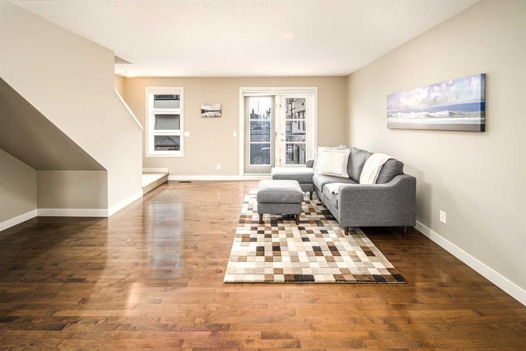 83 Aspen Hills Green SW, Calgary — photo 3 of 33