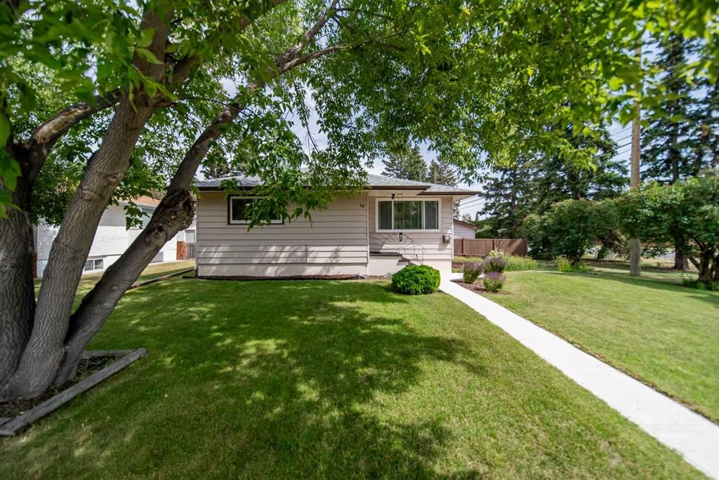 84 Waterloo Drive SW, Calgary — photo 2 of 43