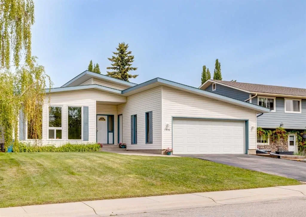 7956 71 Avenue NW, Calgary — photo 2 of 50