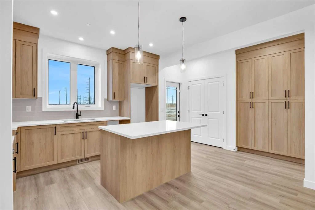 45 Hotchkiss Gardens SE, Calgary — main listing photo
