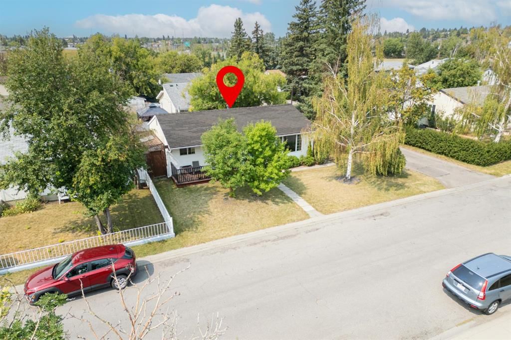 613 Olympia Crescent SE, Calgary — photo 2 of 44