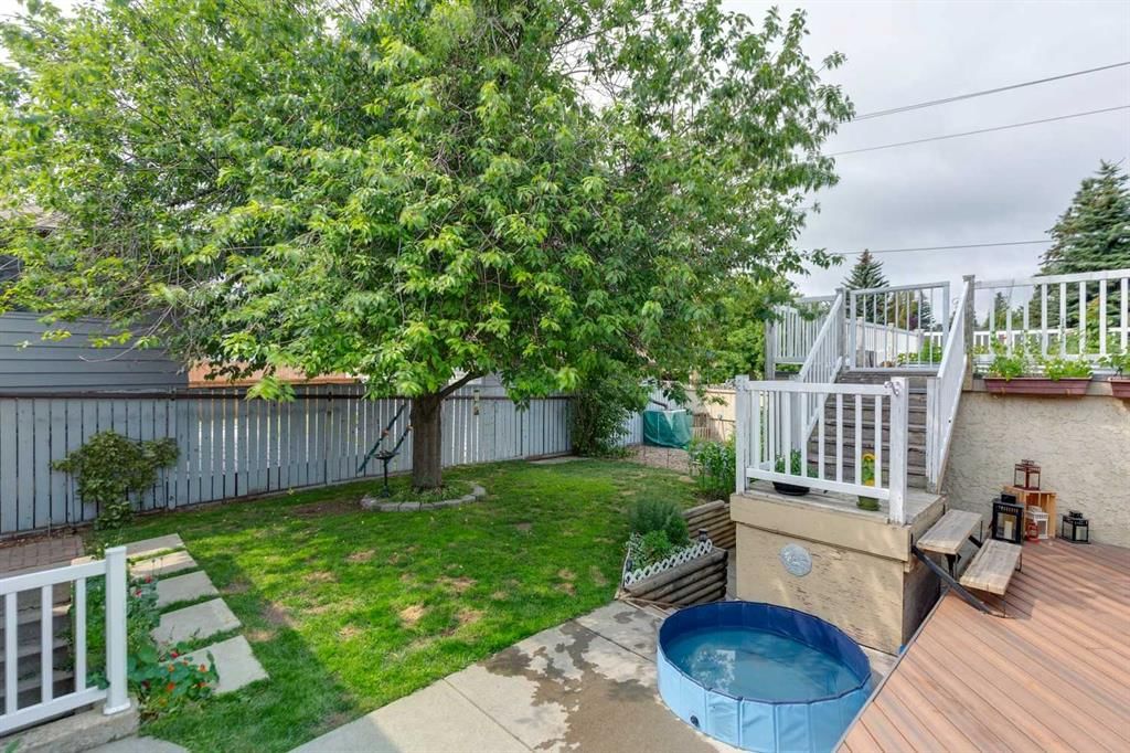 107 Bermuda Drive NW, Calgary — main listing photo