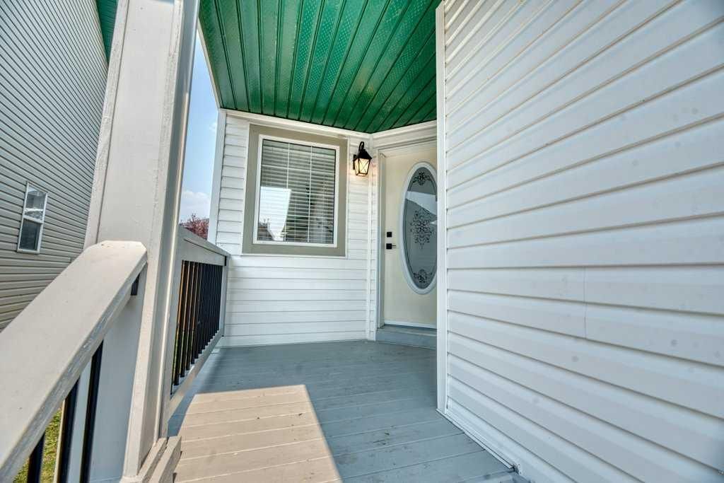 20 Taracove Crescent NE, Calgary — photo 3 of 40