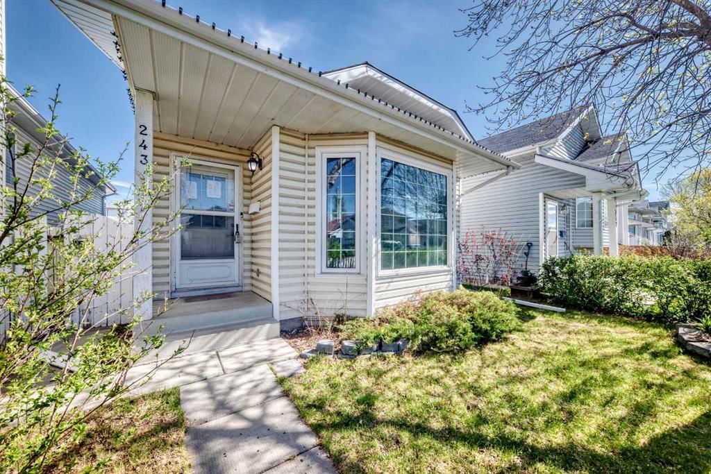243 Erin Meadow Close, Calgary — photo 3 of 46