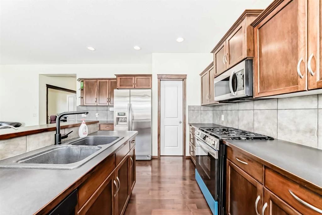 55 Eversyde Gardens SW, Calgary — photo 4 of 25