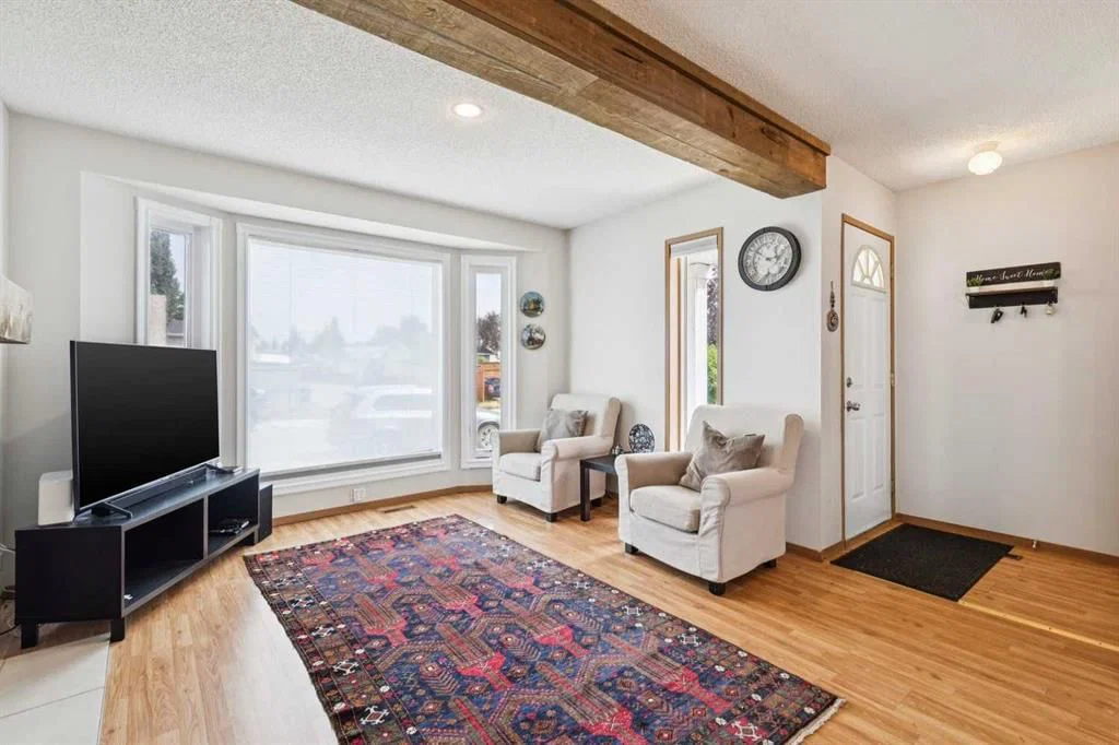151 Rivercrest Close SE, Calgary — photo 5 of 26