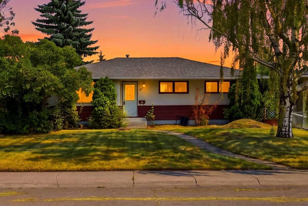2622 42 Street SE, Calgary — main listing photo