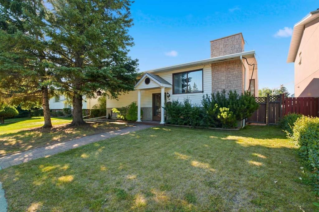 16 Dalroy Crescent NW, Calgary — main listing photo