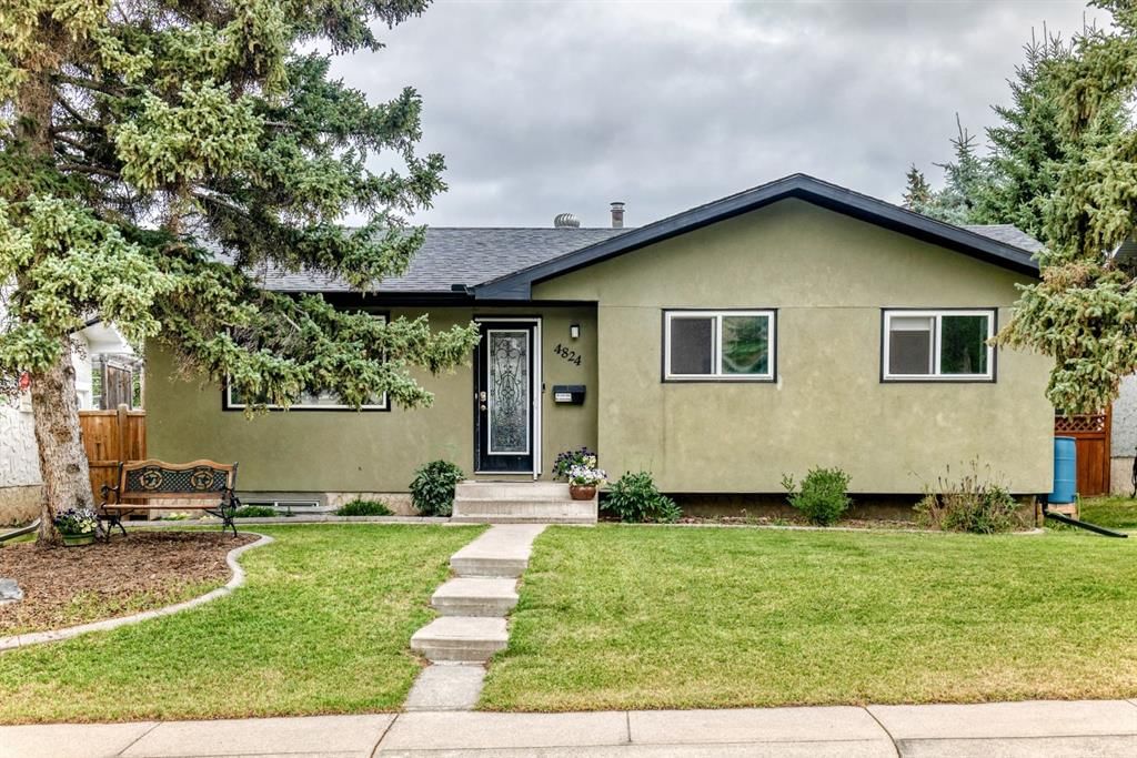 4824 41 Avenue SW, Calgary — main listing photo