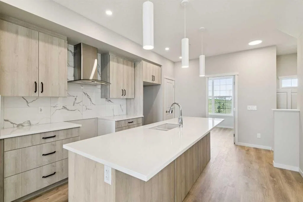 29 Hotchkiss Road SE, Calgary — main listing photo