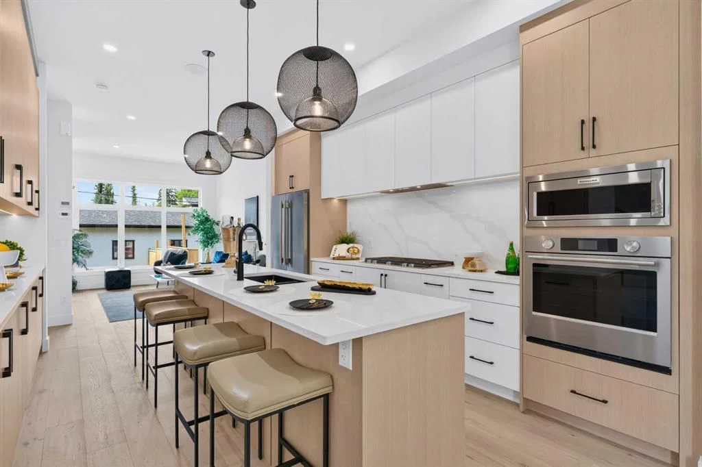 3613 2 Street NW, Calgary — main listing photo