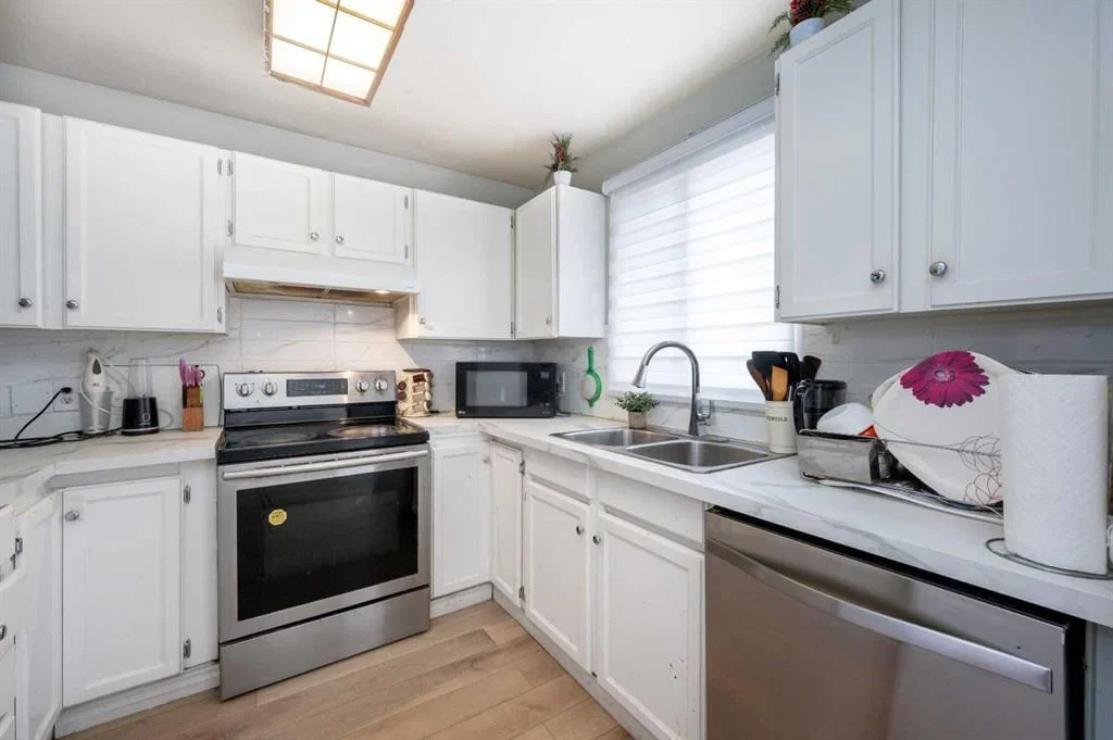 356 Falmere Road NE, Calgary — photo 3 of 34