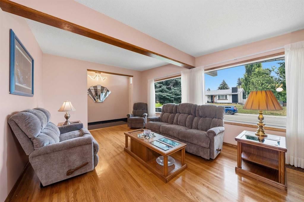 10407 2 Street SE, Calgary — photo 5 of 49