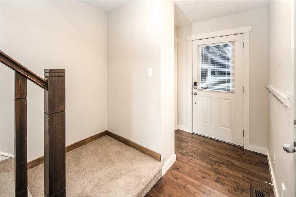 38 Nolanfield Road NW, Calgary — photo 2 of 23