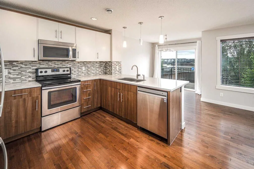 38 Nolanfield Road NW, Calgary — photo 3 of 23