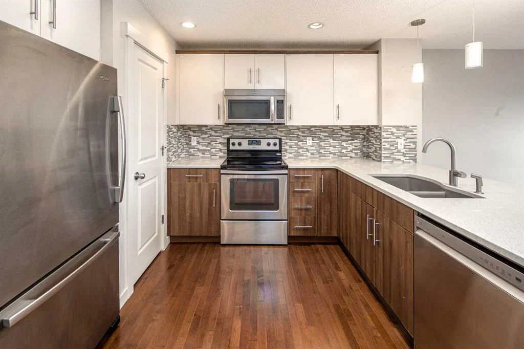 38 Nolanfield Road NW, Calgary — photo 4 of 23