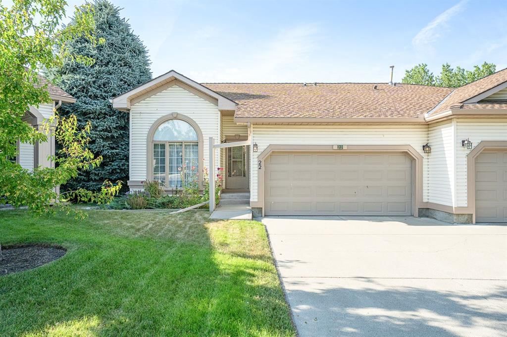 22 Douglas Woods Park SE, Calgary — photo 3 of 50