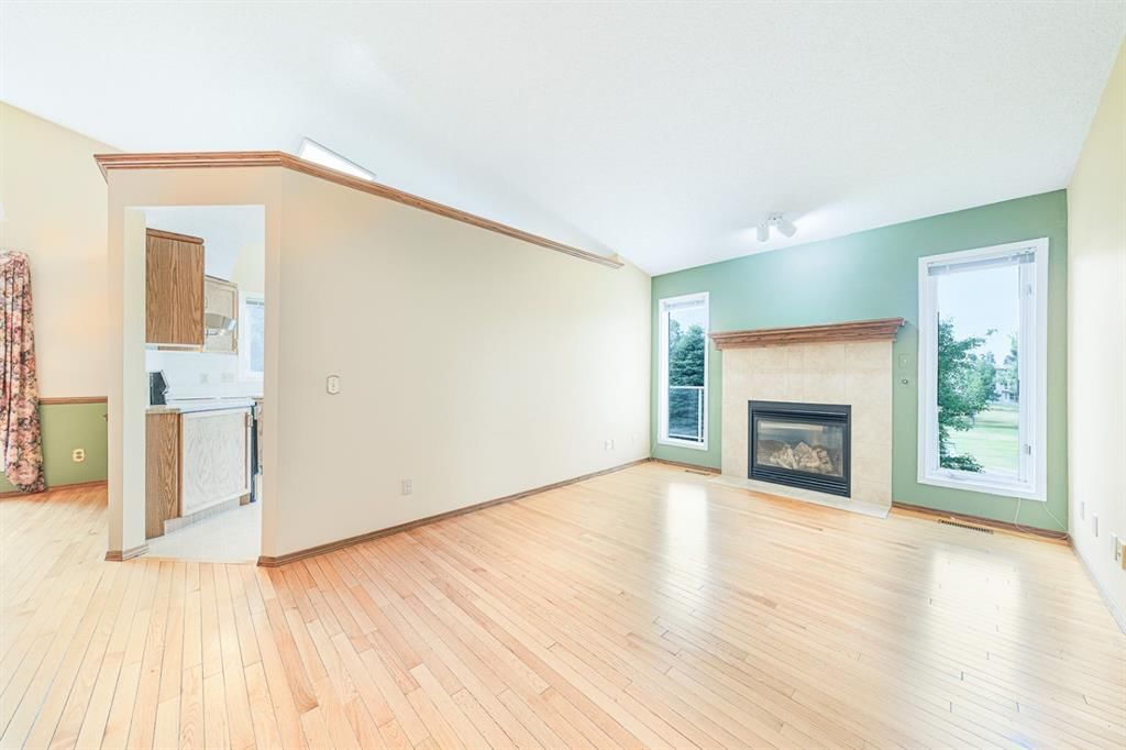 22 Douglas Woods Park SE, Calgary — photo 4 of 50