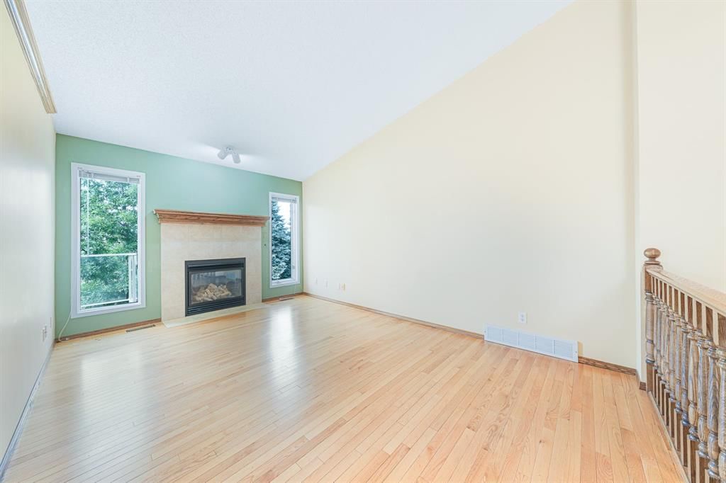 22 Douglas Woods Park SE, Calgary — photo 5 of 50