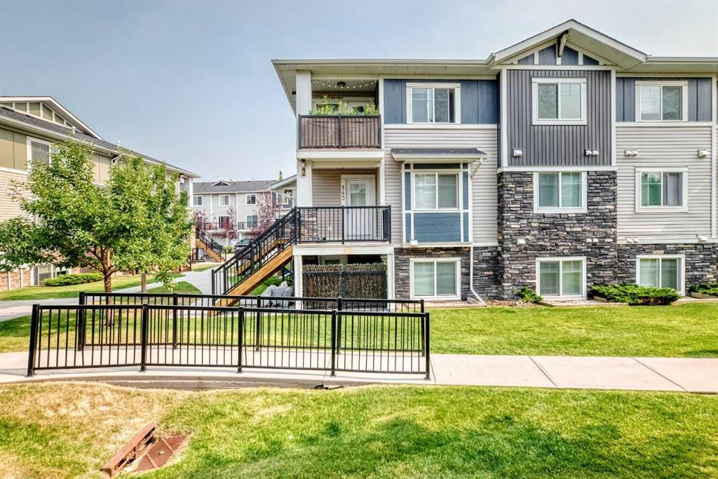 143, 300 MARINA Drive, Chestermere — main listing photo