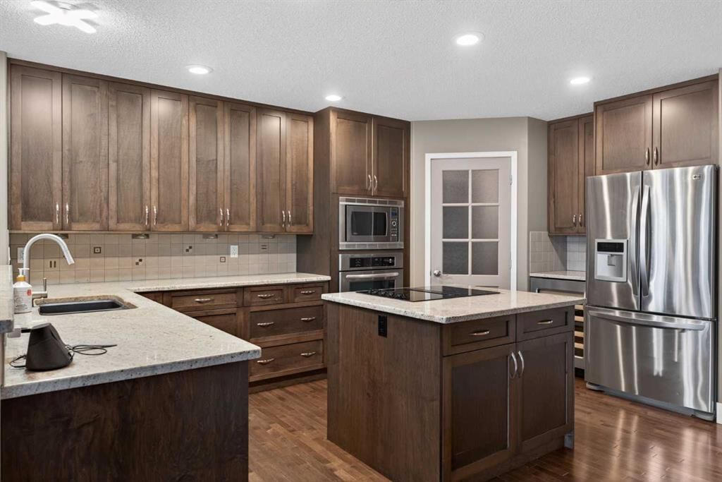 111 Valley Ponds Crescent NW, Calgary — photo 4 of 48