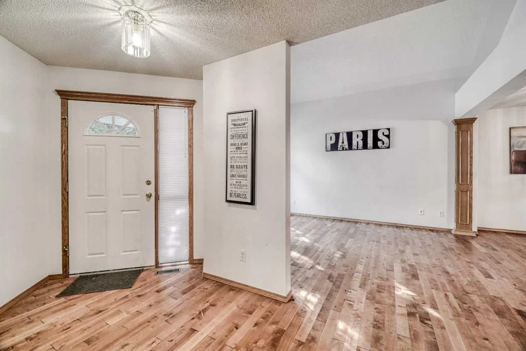 10057 Hamptons Boulevard NW, Calgary — photo 4 of 47