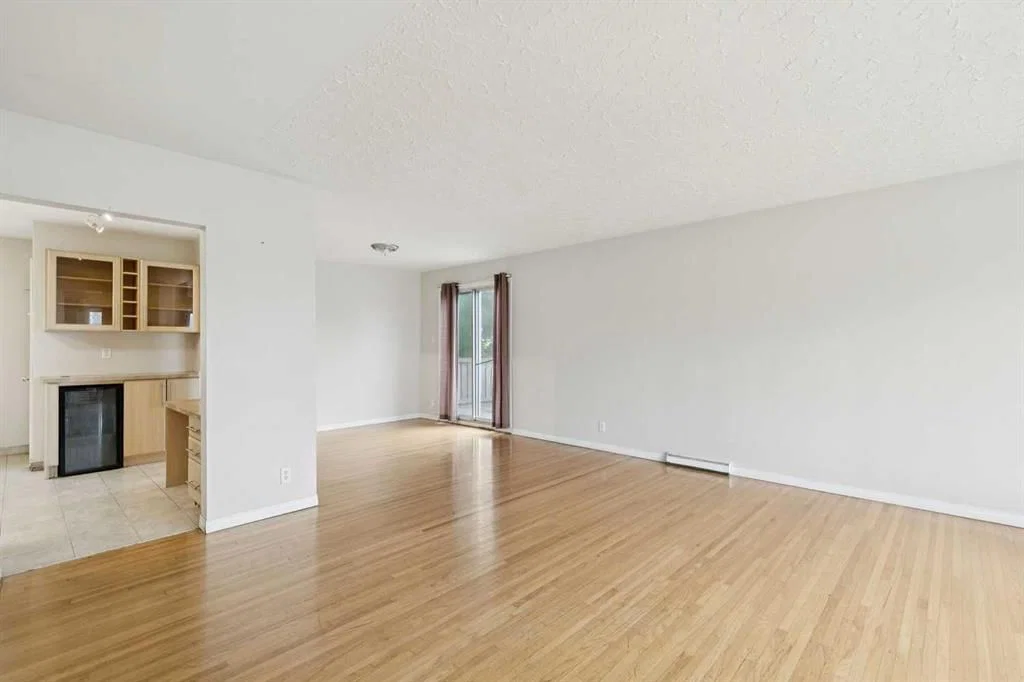 3816 26 Avenue SW, Calgary — photo 5 of 39