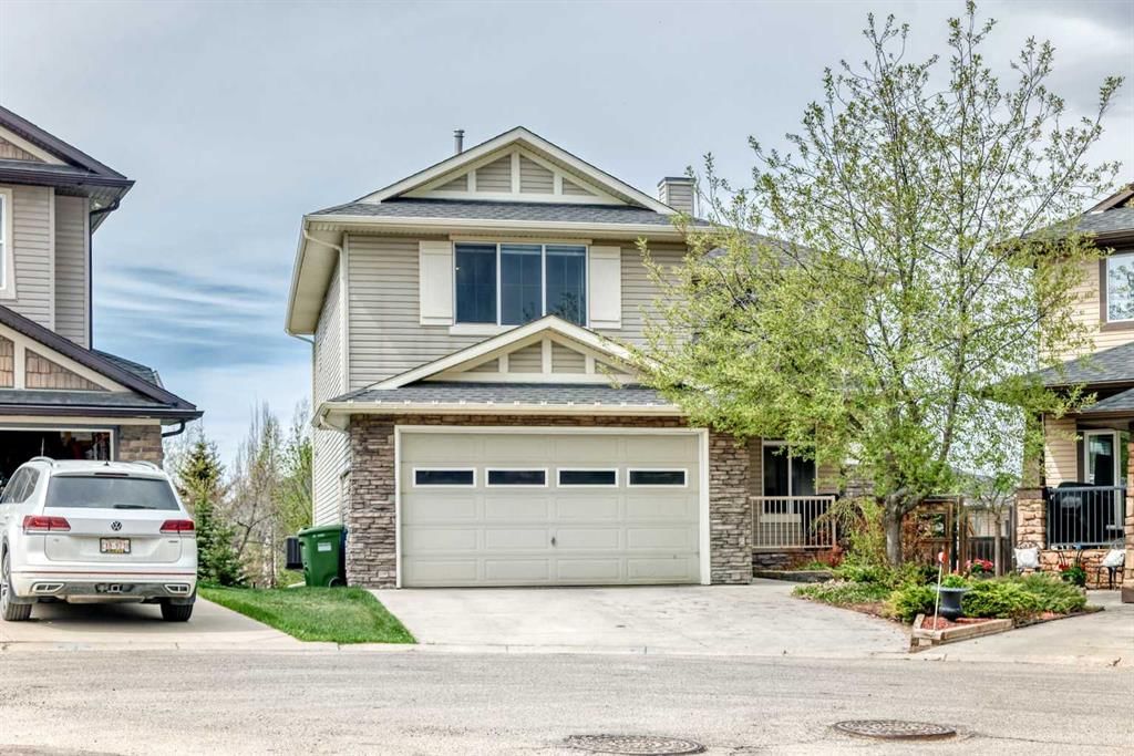 11 Cresthaven Bay SW, Calgary — main listing photo