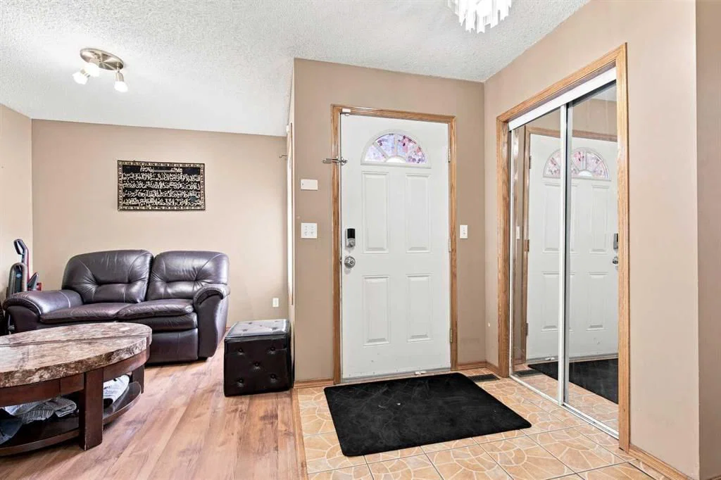610 Saddlecreek Way NE, Calgary — photo 3 of 31