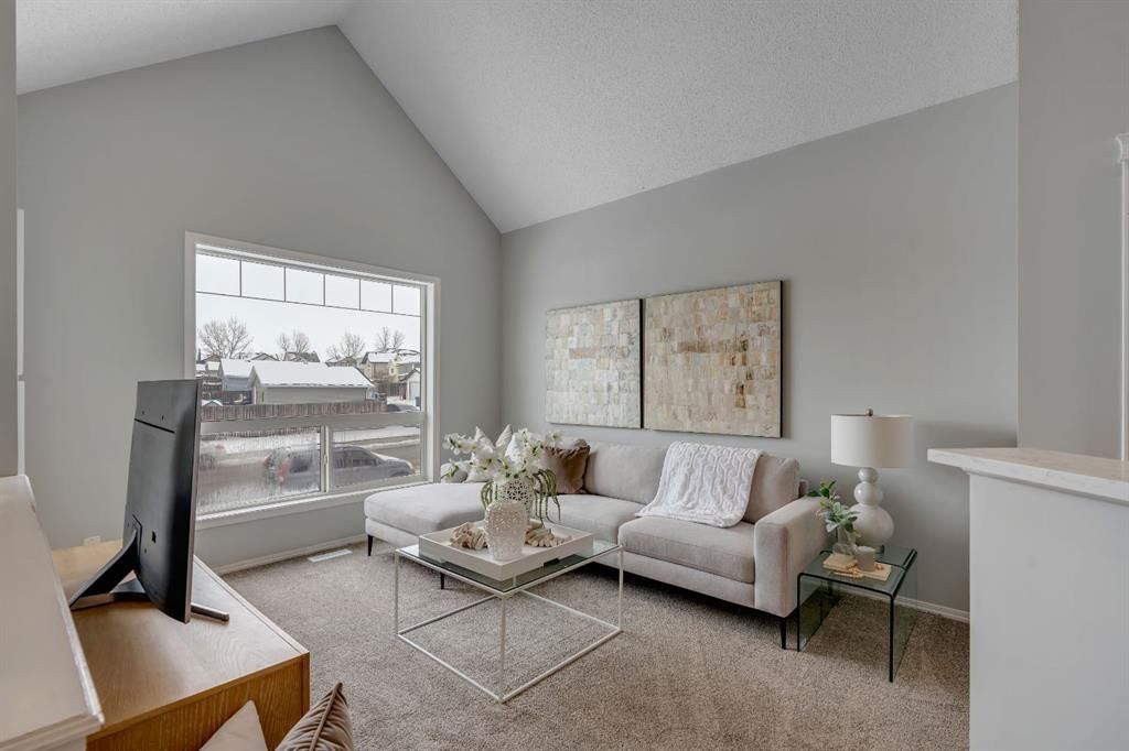 41 Saddlefield Drive NE, Calgary — photo 5 of 43