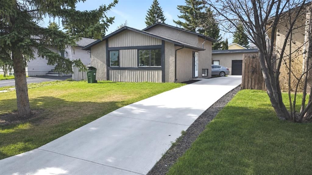 6420 26 Avenue NE, Calgary — main listing photo