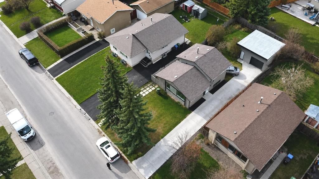 6420 26 Avenue NE, Calgary — photo 2 of 24
