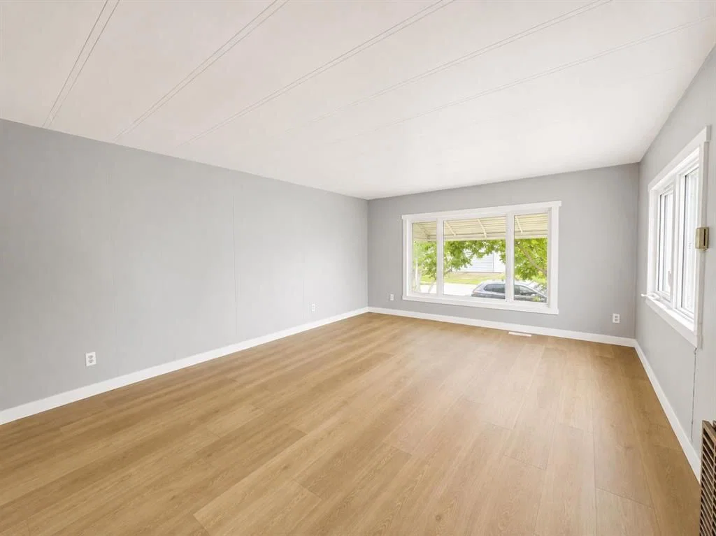 168 Huntwell Road NE, Calgary — photo 5 of 20