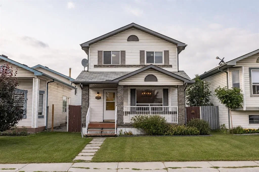 133 Applemead Close SE, Calgary — main listing photo