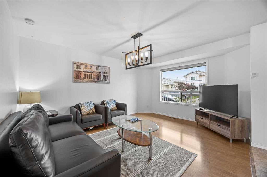 133 Applemead Close SE, Calgary — photo 3 of 42