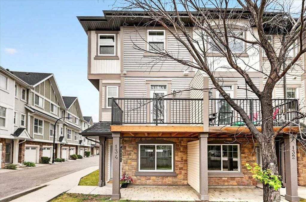 134 New Brighton Landing SE, Calgary — photo 2 of 49