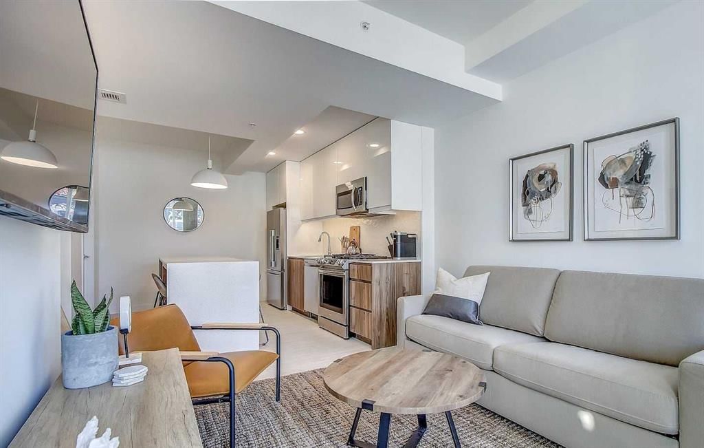 325R 9A Street NW, Calgary — main listing photo