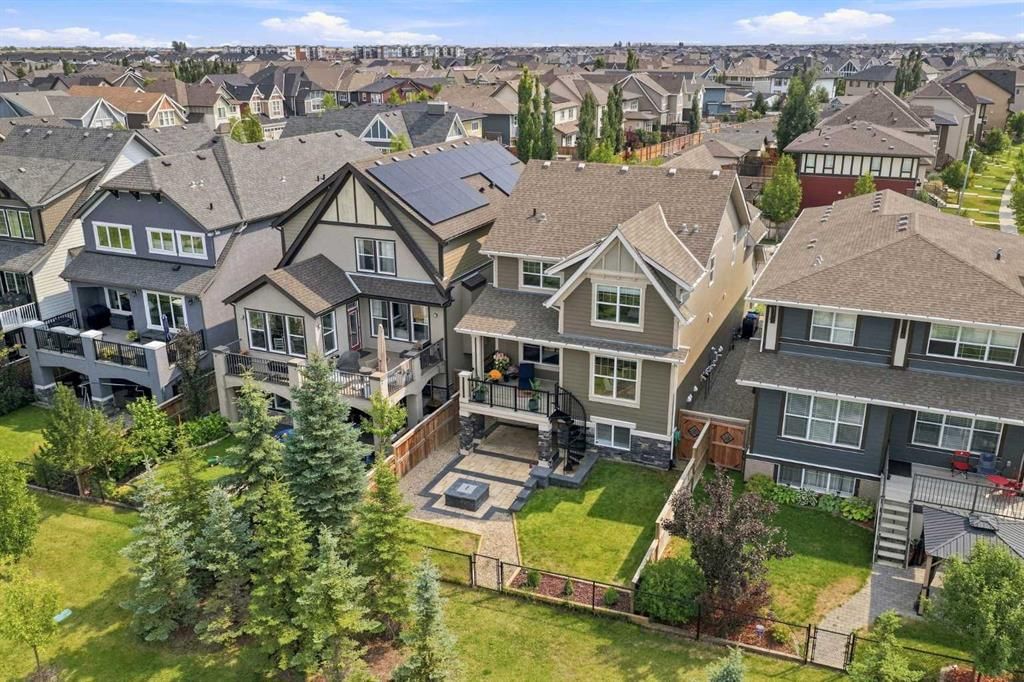 12 Masters Court SE, Calgary — photo 2 of 45