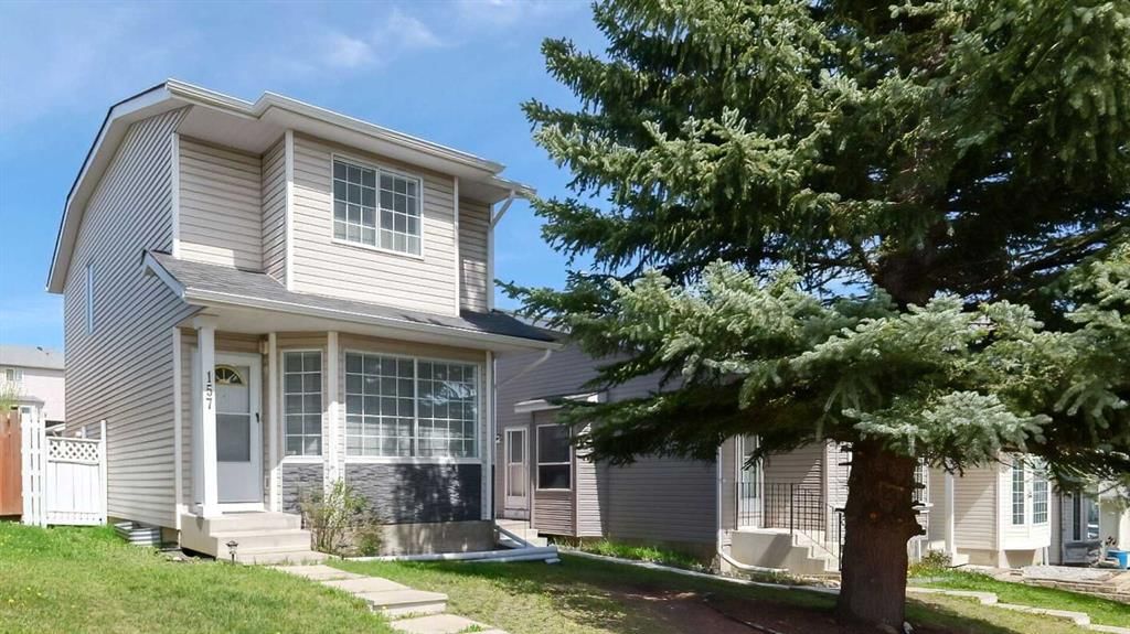 157 Harvest Gold Heights NE, Calgary — main listing photo
