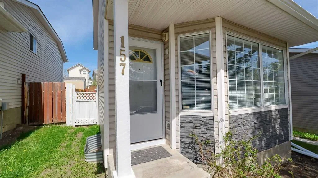 157 Harvest Gold Heights NE, Calgary — photo 4 of 49