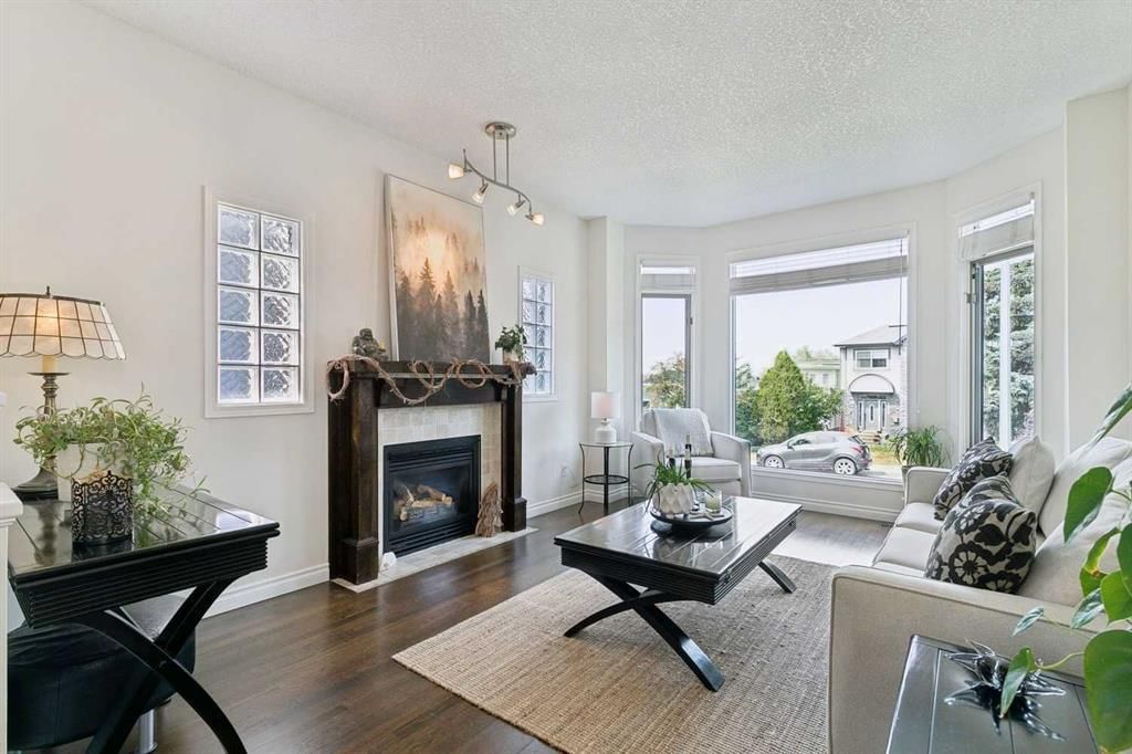 2213 27 Avenue SW, Calgary — photo 4 of 30