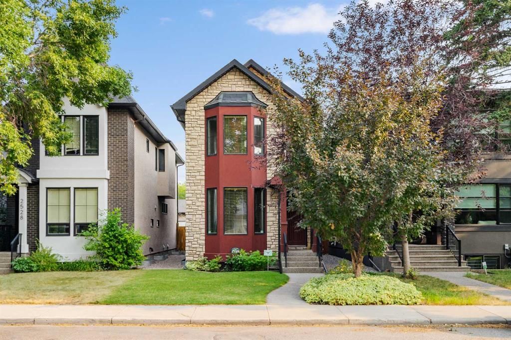 2526 3 Avenue NW, Calgary — main listing photo